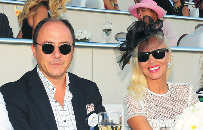 Veliefendi'deki yarış festivalinde şıklık yarışı