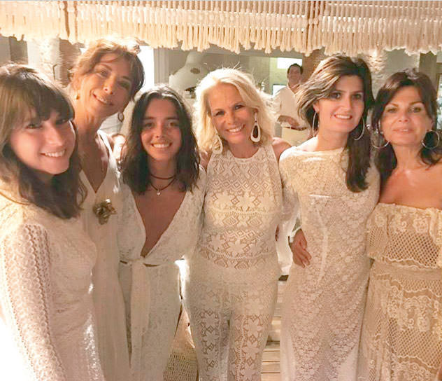 İstanbul'da nikah Mikonos'ta düğün