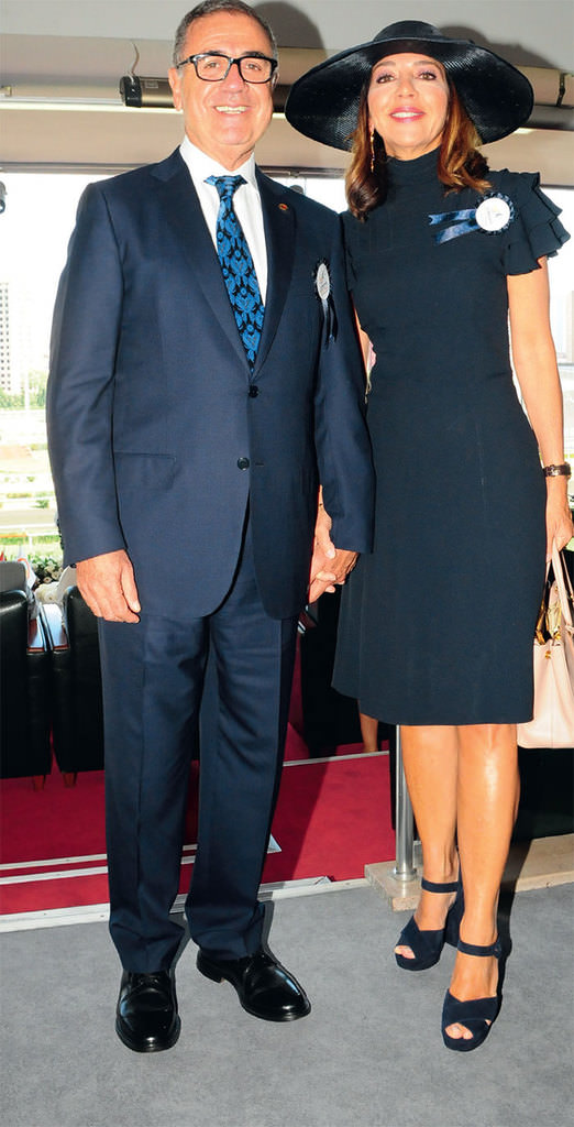 Veliefendi'deki yarış festivalinde şıklık yarışı