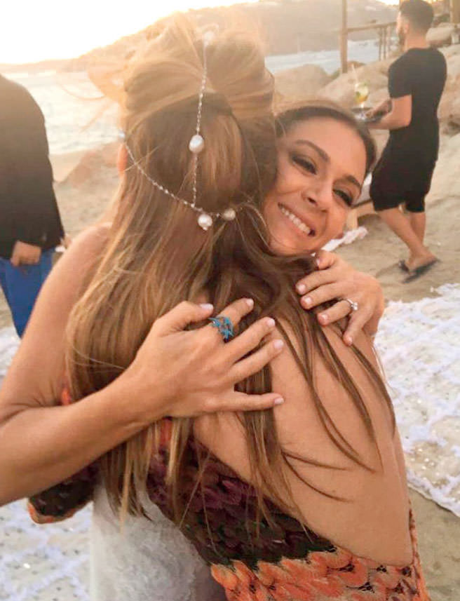 İstanbul'da nikah Mikonos'ta düğün