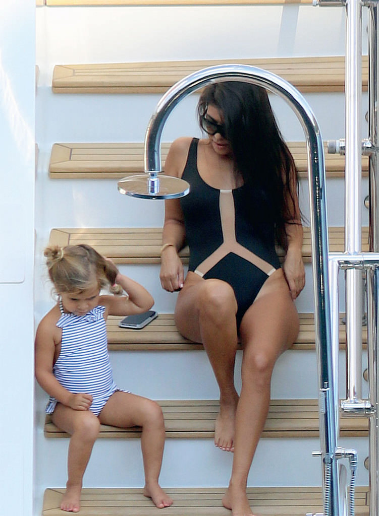 Tatile Portofino'da devam ediyorlar