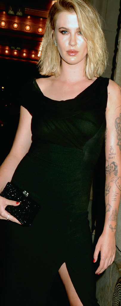 Carine Roitfeld onuruna ikonik parti