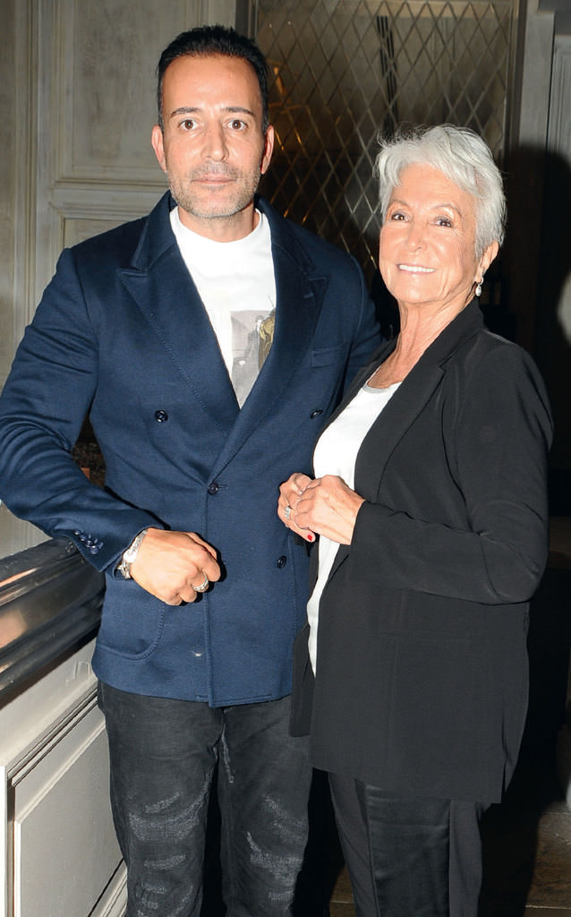 40. yıla parfümlü kutlama