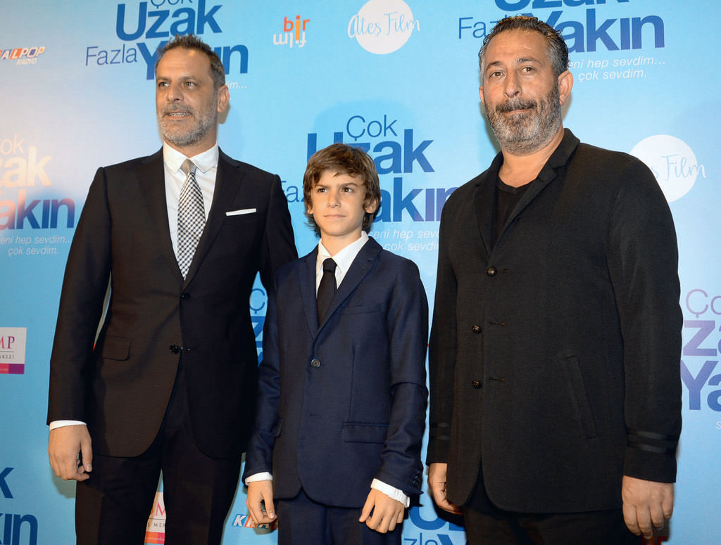 Sanatçılardan ilk filme büyük destek