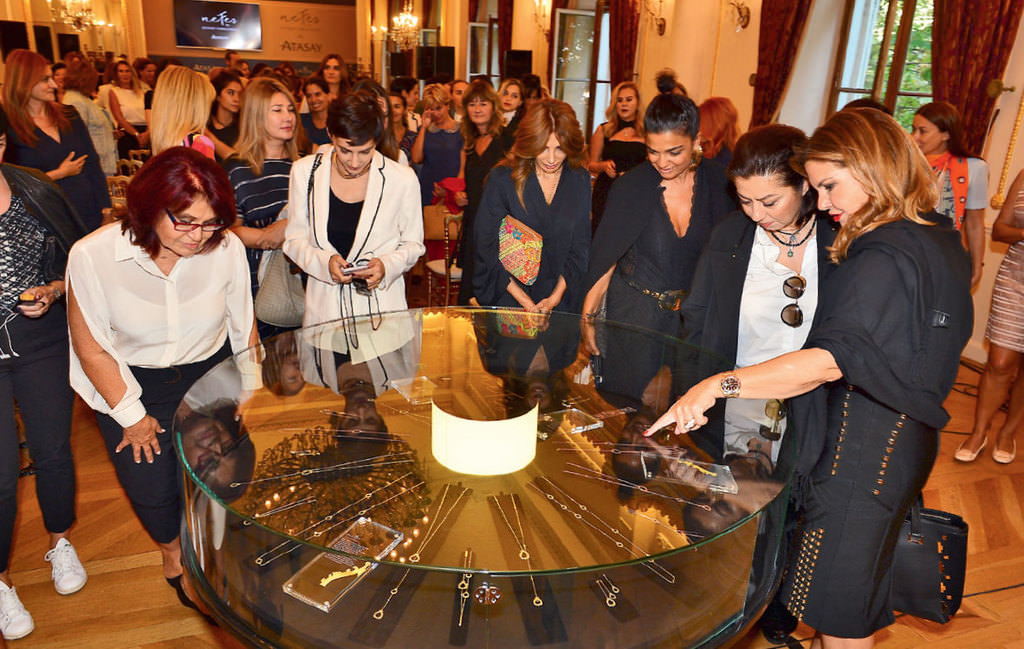 Zeynep Fadıllıoğlu'ndan mücevher koleksiyonu