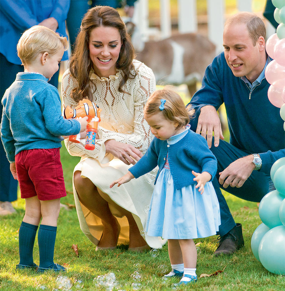 Prens ve Düşes'in 'Örnek Aile' tablosu
