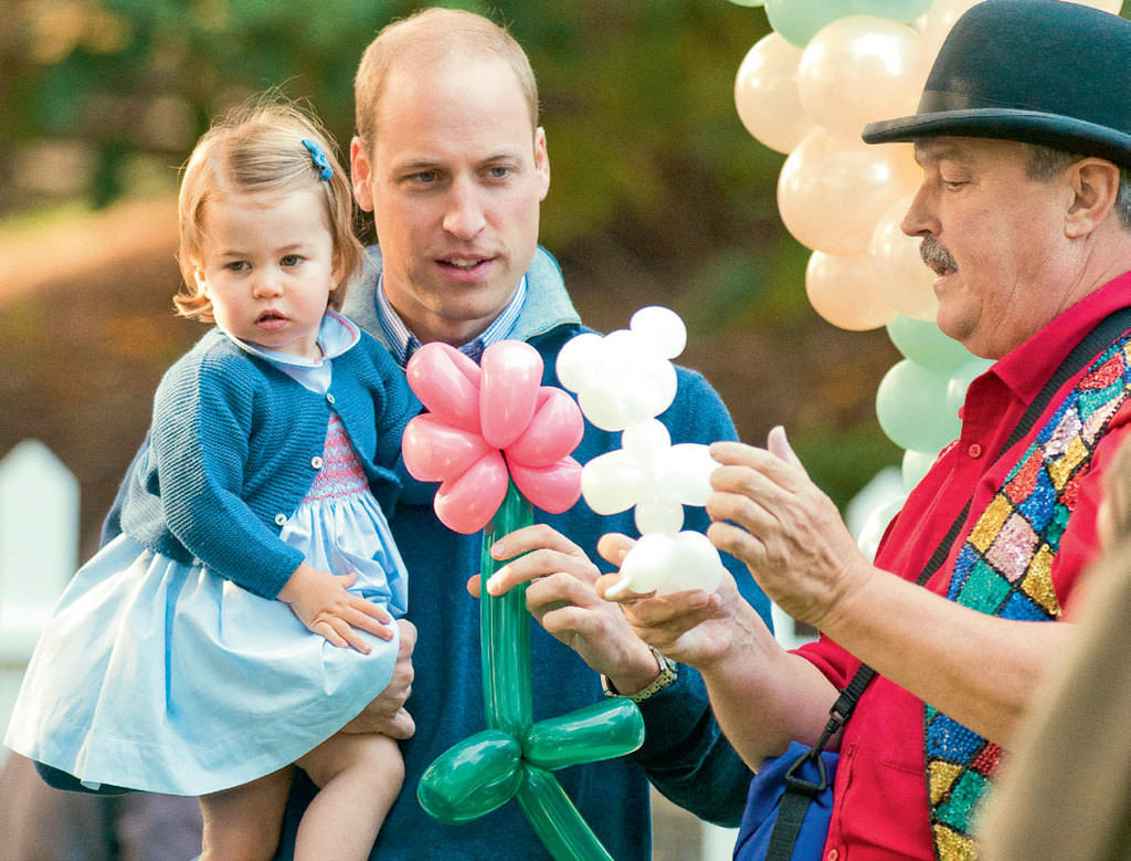 Prens ve Düşes'in 'Örnek Aile' tablosu