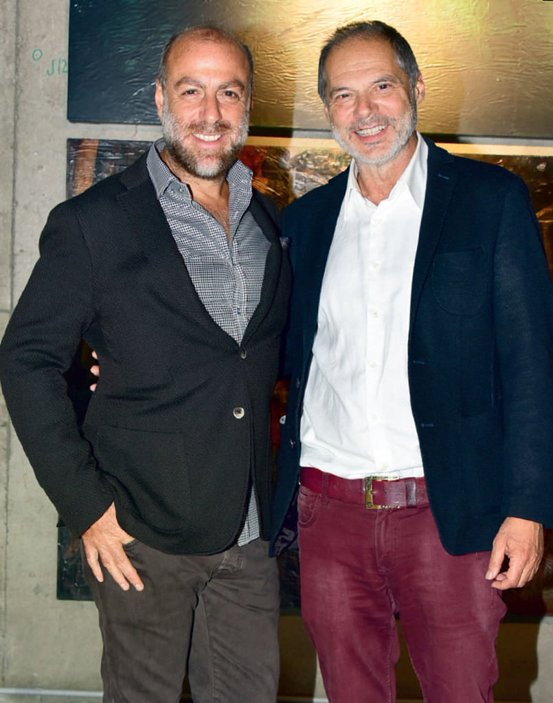 'Çağdaş Hikayeler' sergisi uzatıldı