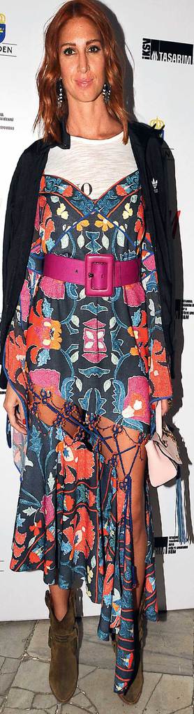 Gençlerin tasarımları sergiye dönüştü