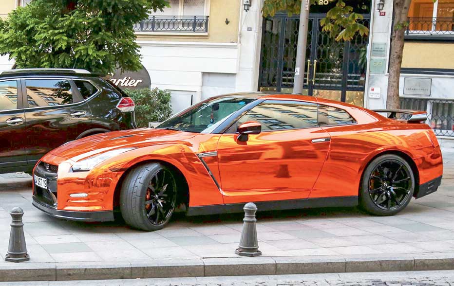 Nissan'dan şehre dönüşü kutlama partisi