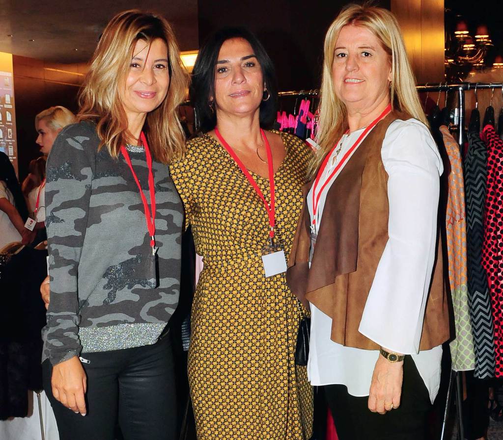 Yardım kermesine ünlü akını