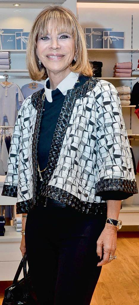 Yeni mağazada açılış daveti