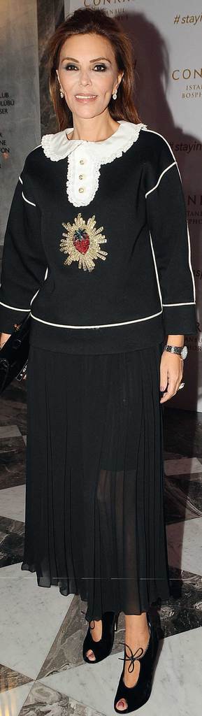 Yenilenen lobide sanat dolu davet