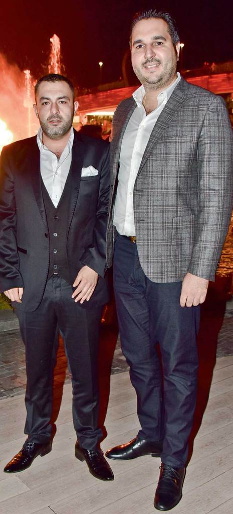 Açılışta Hande Yener coşkusu