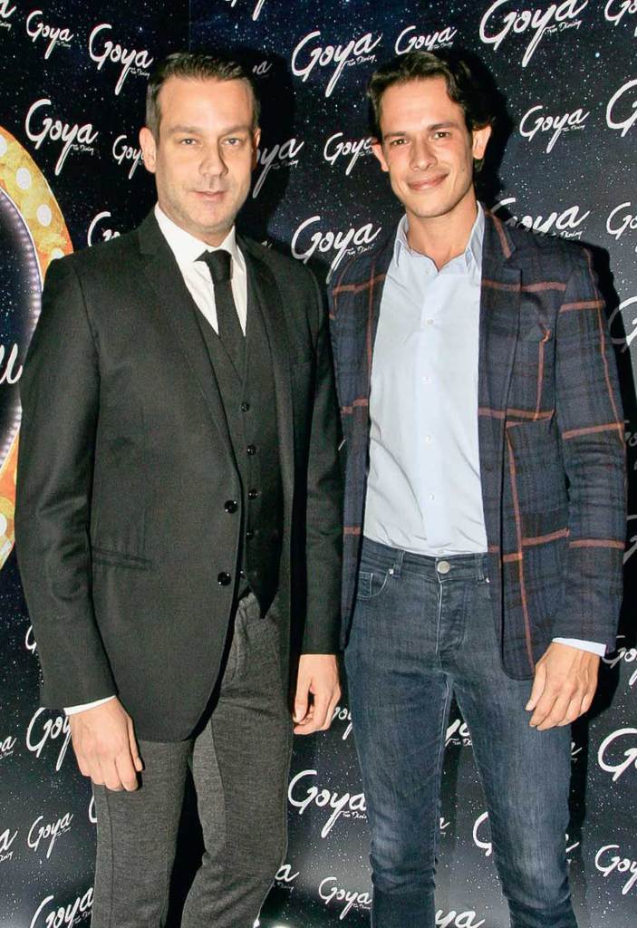 Geri dönüşünü partiyle kutladı