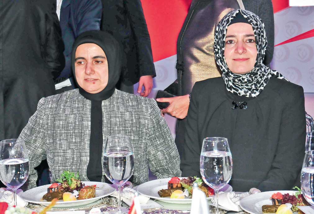 'Kızılay Anneleri' eğitime destek için buluştu