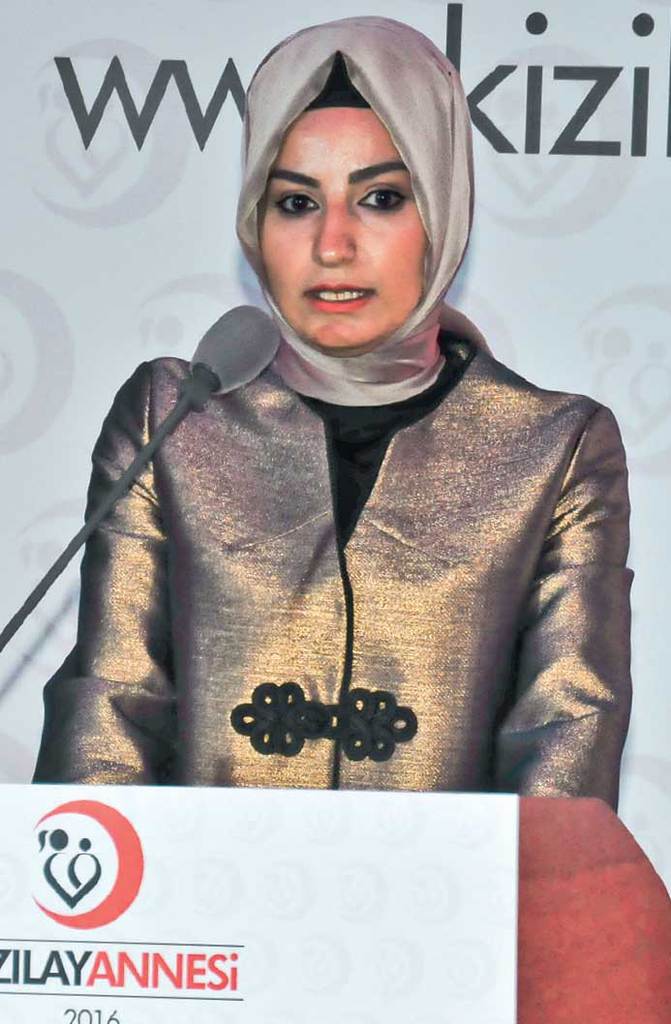 'Kızılay Anneleri' eğitime destek için buluştu