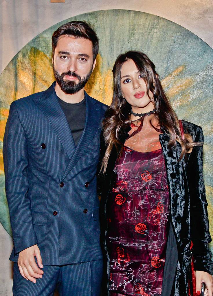 Ünlüleri buluşturan sergi