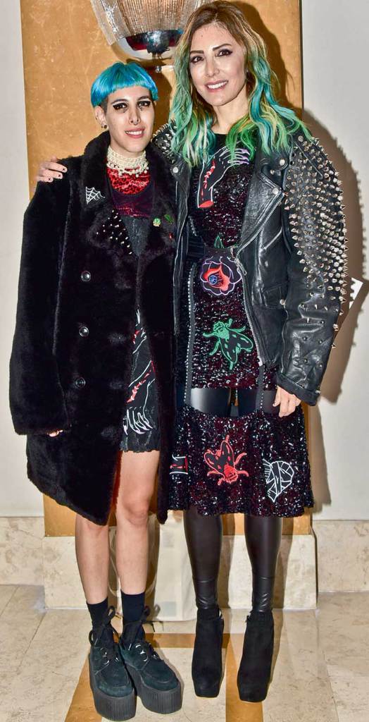 Yarışmacılar tasarladı ünlü mankenler tanıttı