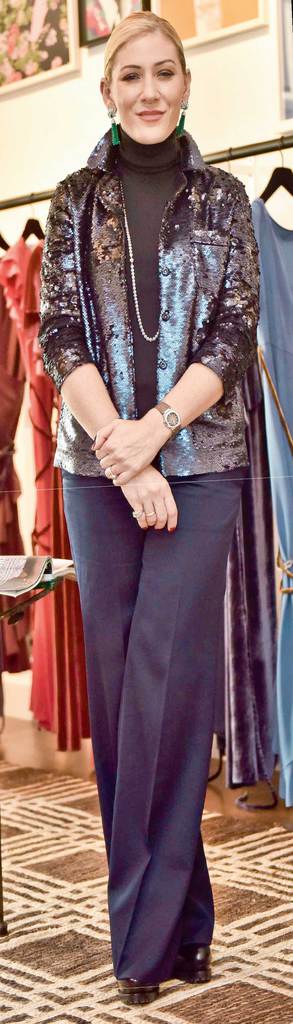 Yeni koleksiyona yatakta tanıtım