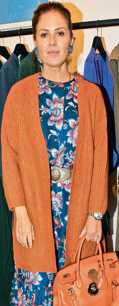 Yeni koleksiyona yatakta tanıtım