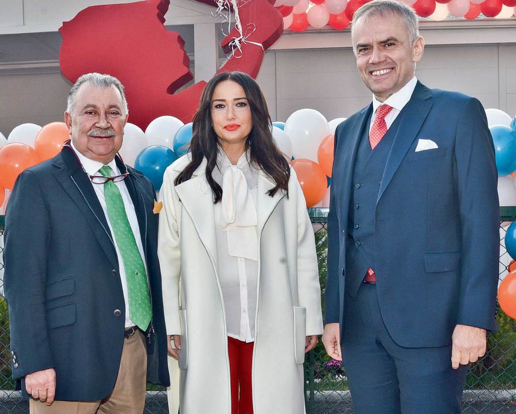 İlk okullarını açtılar