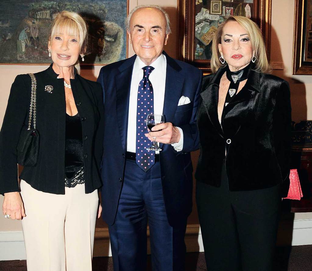 Müzayede eserleri için özel sergi