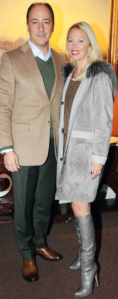 Müzayede eserleri için özel sergi