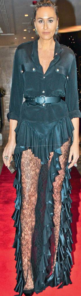 Ünlü dostları için yeni yıl yemeği verdi