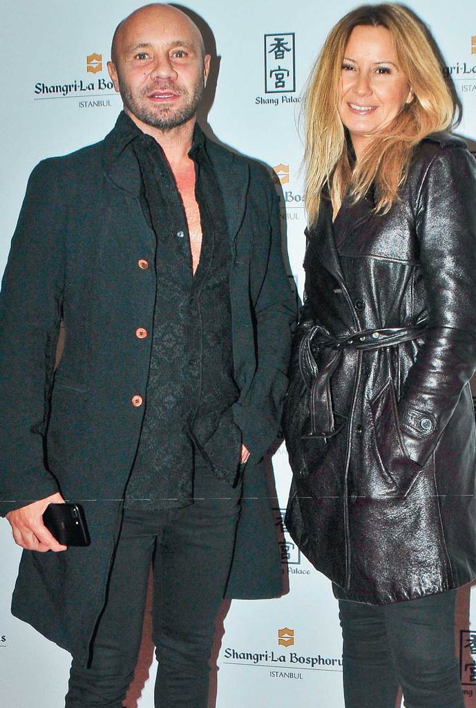 Ünlü dostları için yeni yıl yemeği verdi