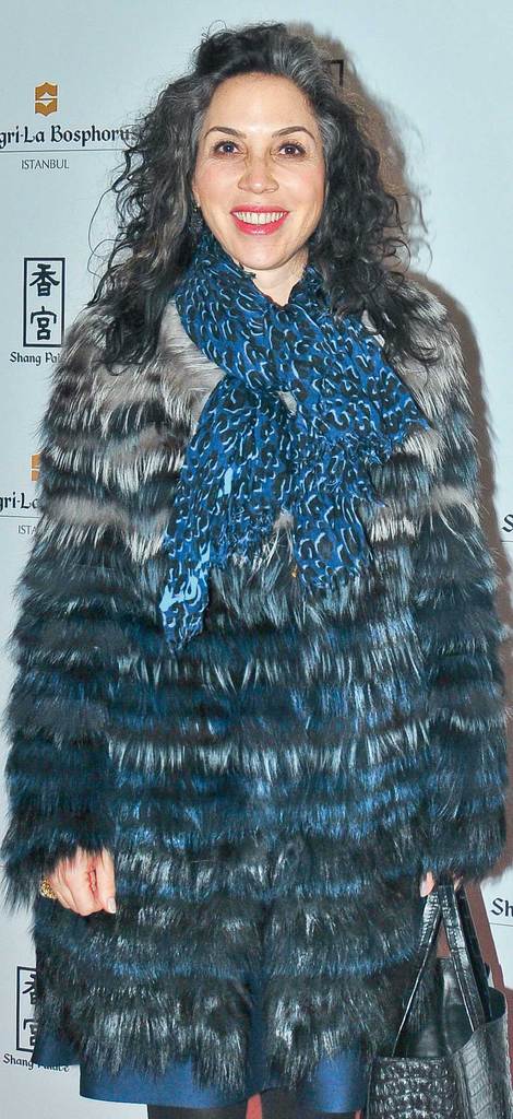 Ünlü dostları için yeni yıl yemeği verdi