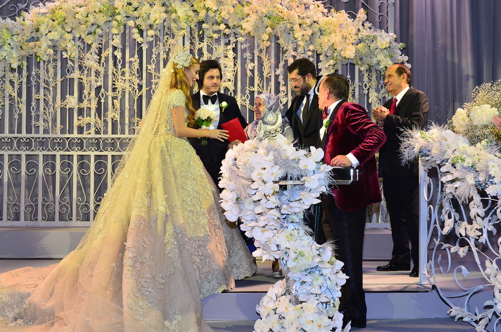 23 yaşındaki Sena'ya yaşı kadar altın