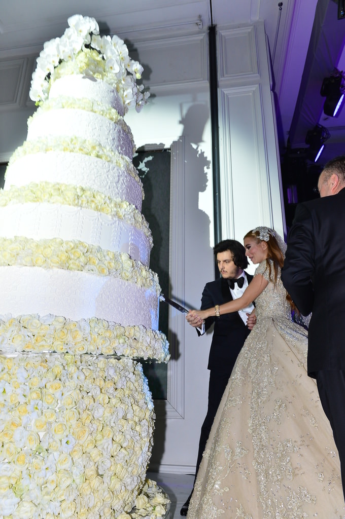 23 yaşındaki Sena'ya yaşı kadar altın