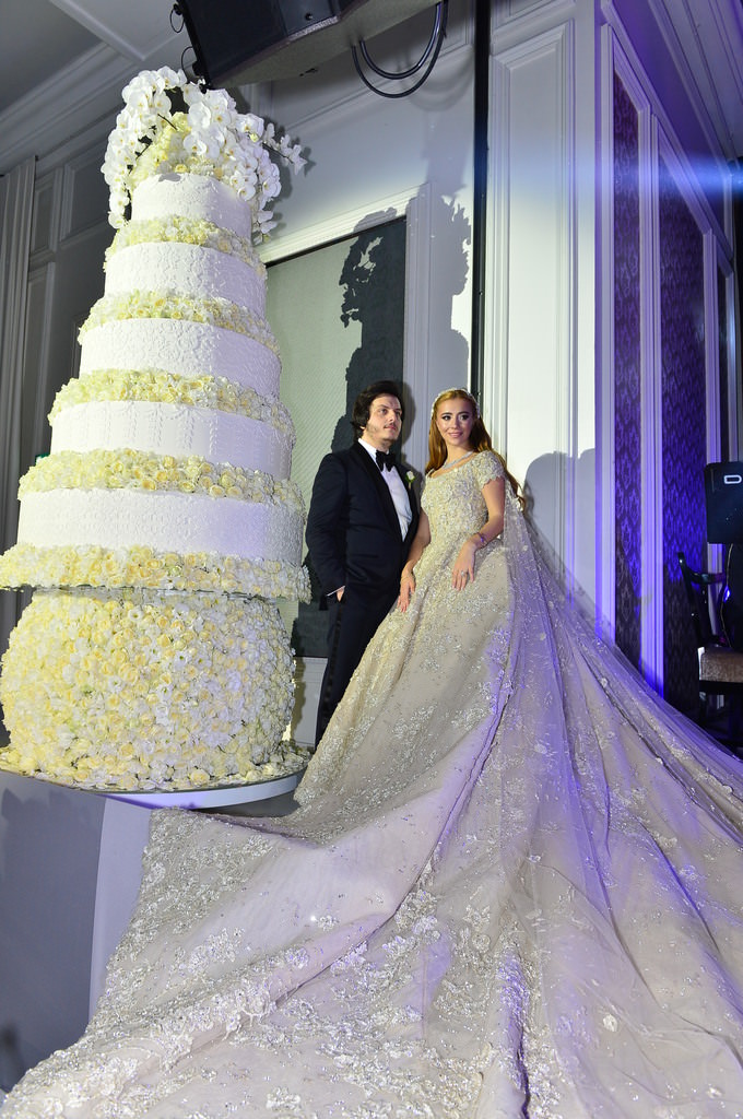 23 yaşındaki Sena'ya yaşı kadar altın