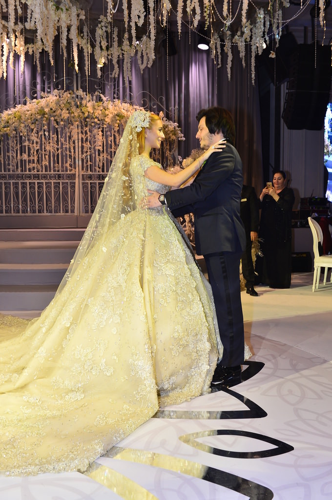 23 yaşındaki Sena'ya yaşı kadar altın