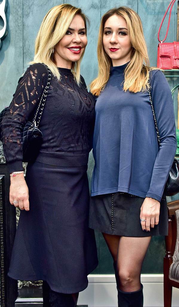 Koleksiyonunu yeni yerinde tanıttı