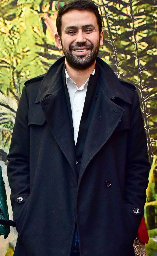 Koleksiyonunu yeni yerinde tanıttı