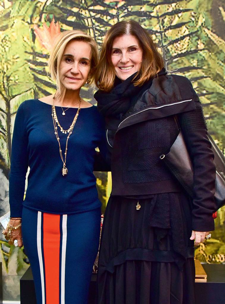 Koleksiyonunu yeni yerinde tanıttı