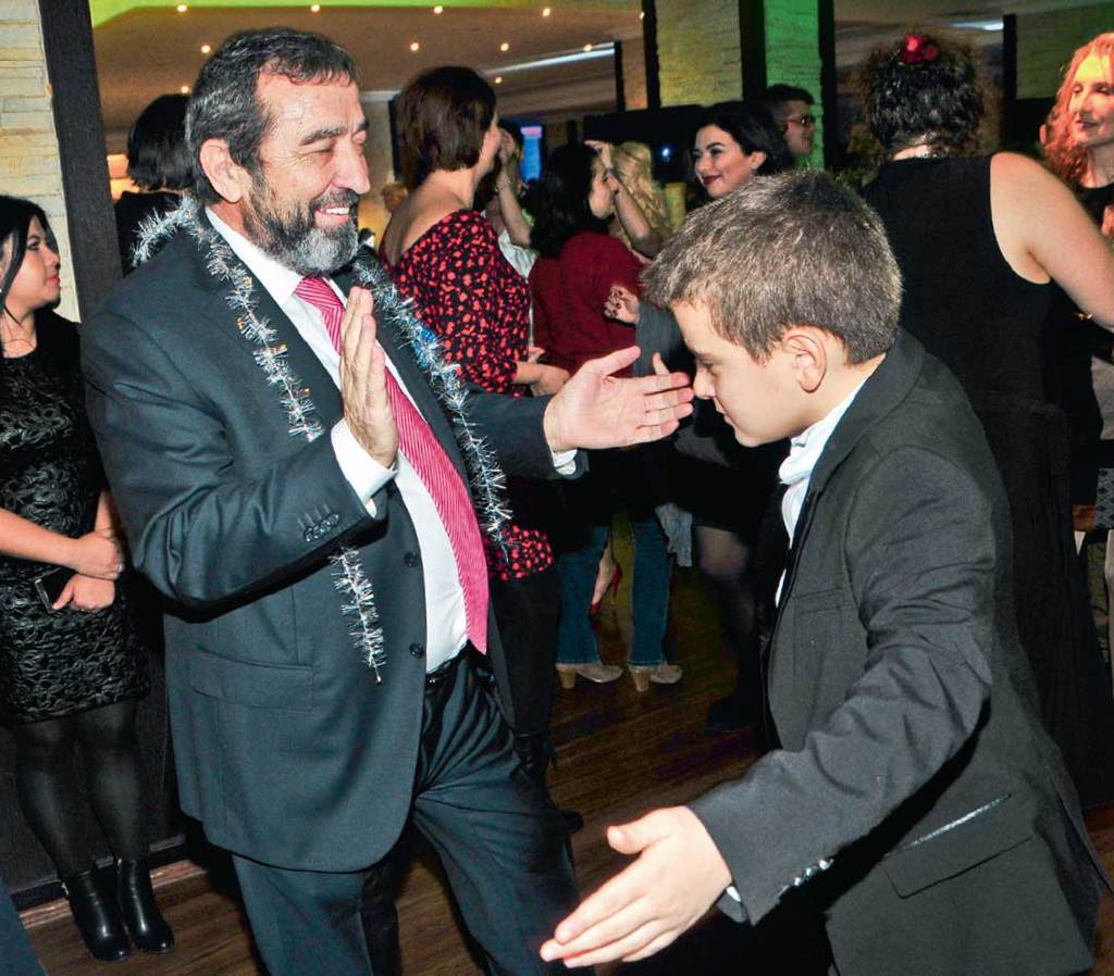 Yılbaşını dostlarıyla birlikte kutladılar