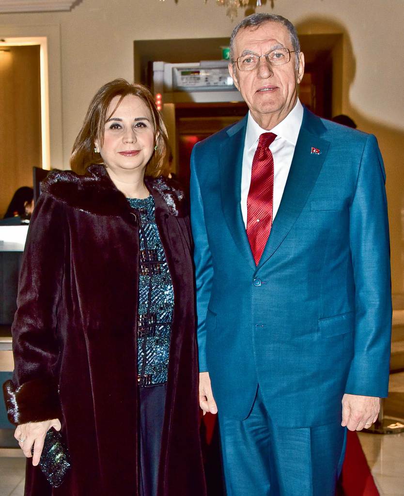 Ağanın kızına sarayda görkemli düğün