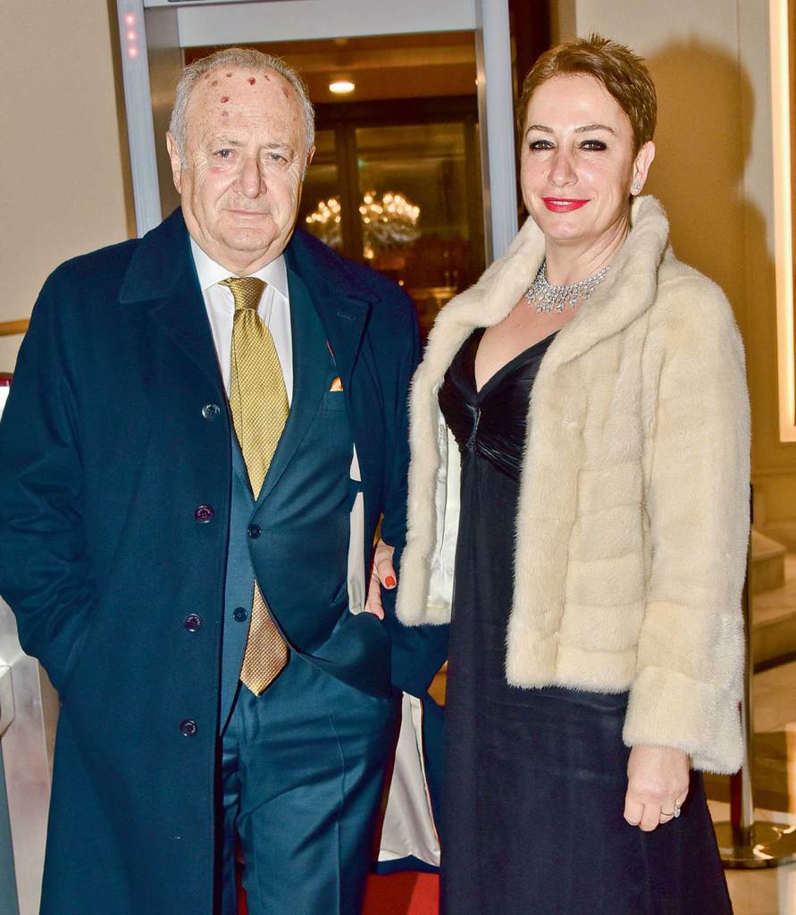 Ağanın kızına sarayda görkemli düğün