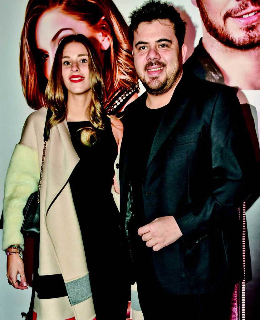 'Dönerse Senindir' filmi için renkli gala