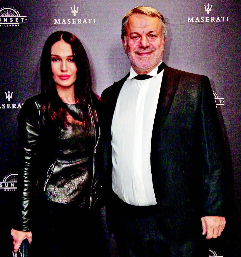 Yeni yıl davetinde otomobil tanıttılar