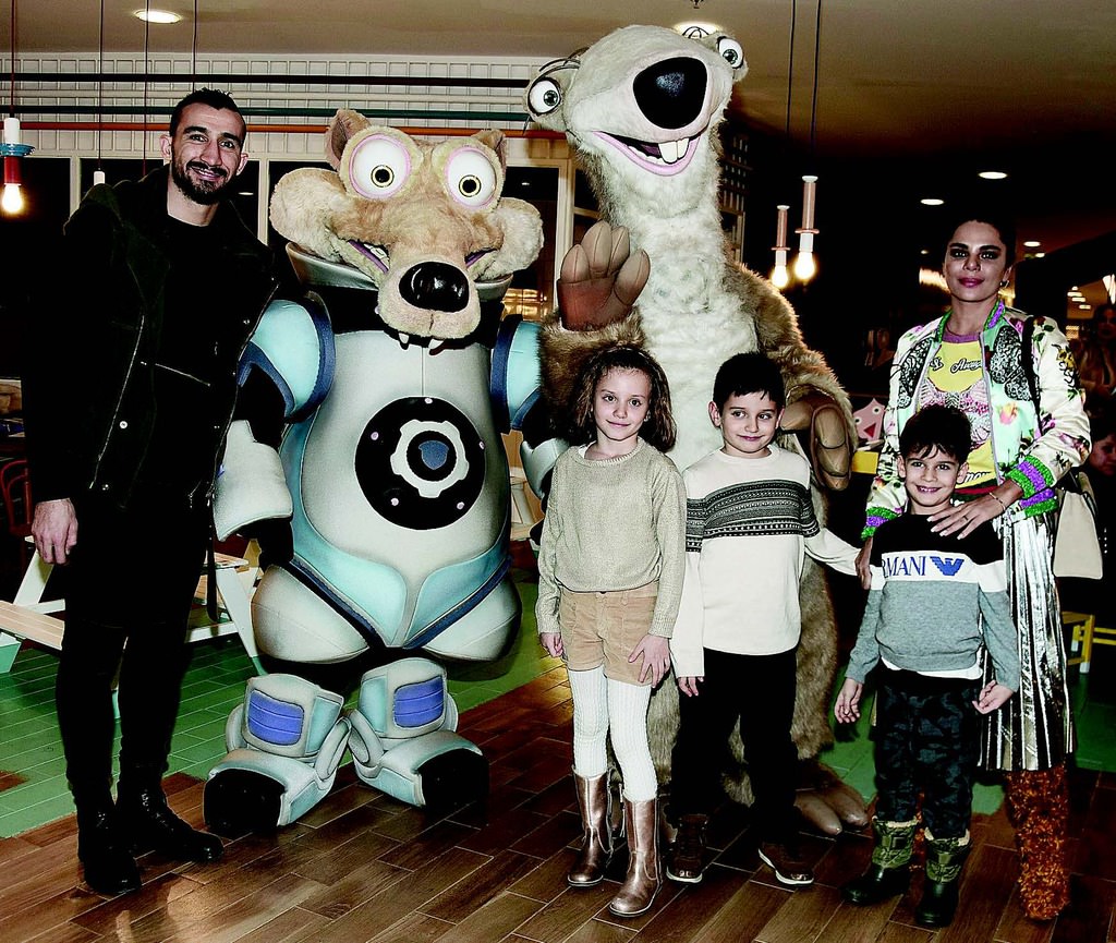 Çocuklarıyla birlikte eğlendiler