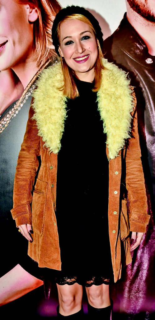 'Dönerse Senindir' filmi için renkli gala