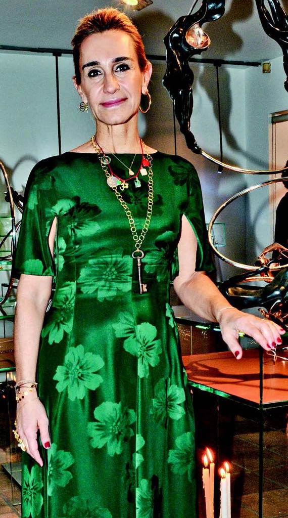 Heykel ile mücevheri buluşturdu