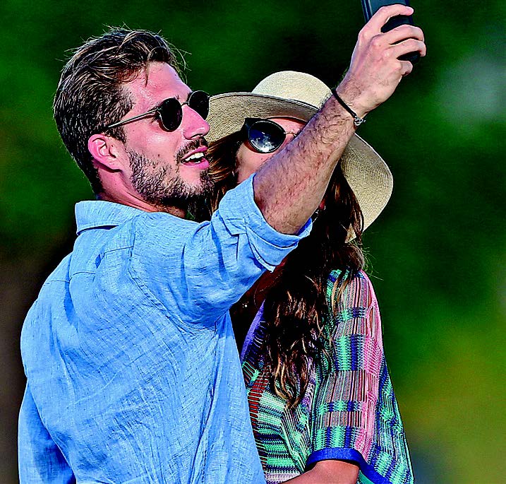 Ünlü isimler rotalarını sıcak destinasyonlara çevirdi