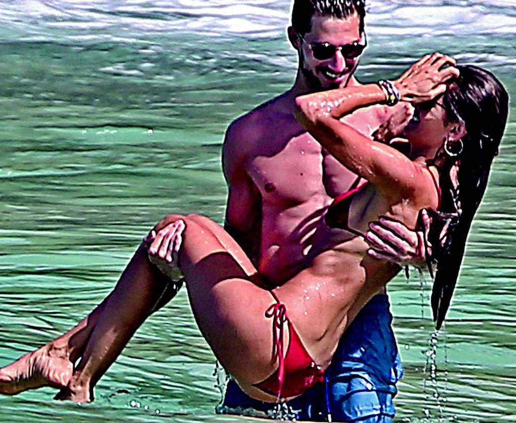 Ünlü isimler rotalarını sıcak destinasyonlara çevirdi