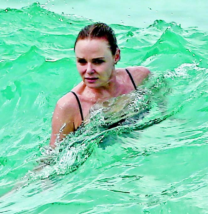 Ünlü isimler rotalarını sıcak destinasyonlara çevirdi