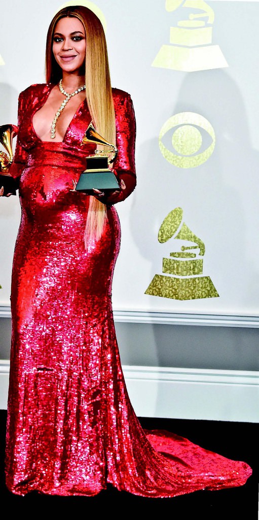 Grammy Ödül Töreni'ne performanslar damga vurdu